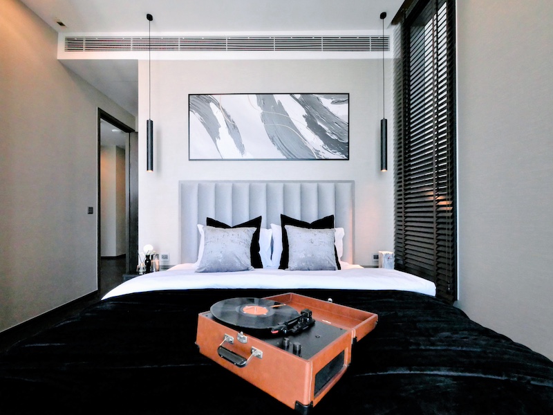 BH2686  THE ESSE สุขุมวิท 36 คอนโดใหม่พร้อมอยู่ ติด BTS ทองหล่อชั้น 37 สูง43 ชั้น 3ห้องนอน 3ห้องน้ำ เฟอร์พร้อมอยู่ 124.25 ตร.ม.Agent Postcontact : คุณบัว Bua Agent 0936464597, 0826914598Line : Bua093ราคาเช่า 190,00บาท/เดือนBH2686 The ESSE Sukhumvit 36. Next to BTS Thonglor. 3 bed, 3 bath, 124 sq.m. for rent. Asking price 190K.FL 37 Fully furnished. Sukhumvit/Thonglor view. Best view of the building. Facilities: Onsen, Private Spa, Kid’s Room, Swimming pool and Outdoor garden.ที่ตั้ง ถนนสุขุมวิท แขวงพระโขนง เขตคลองเตย กทม.Agent Postcontact : คุณบัว Bua Agent 0936464597, 0826914598Line : Bua093https://line.me/ti/p/VLsrAErtoXPL. Real Estate Broker http://www.kaibaanteedin.com รับฝาก