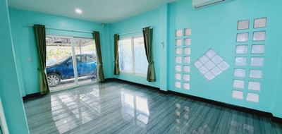 ขายบ้านเดี่ยวลำลูกกา - รังสิต คลอง4  ขนาด 65 ตรว มี 3  ห้องนอน 3 ห้องน้ำ  พร้อมเข้าอยู่  ตกแต่งต่อเติมให้เรียบร้อยแล้ว