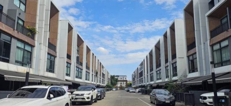 ให้เช่าทาวน์โฮม3ชั้น อาร์เด้น พัฒนาการ 20 มี 3ห้องนอน 4ห้องน้ำ เนื้อที่ 23 ตรว