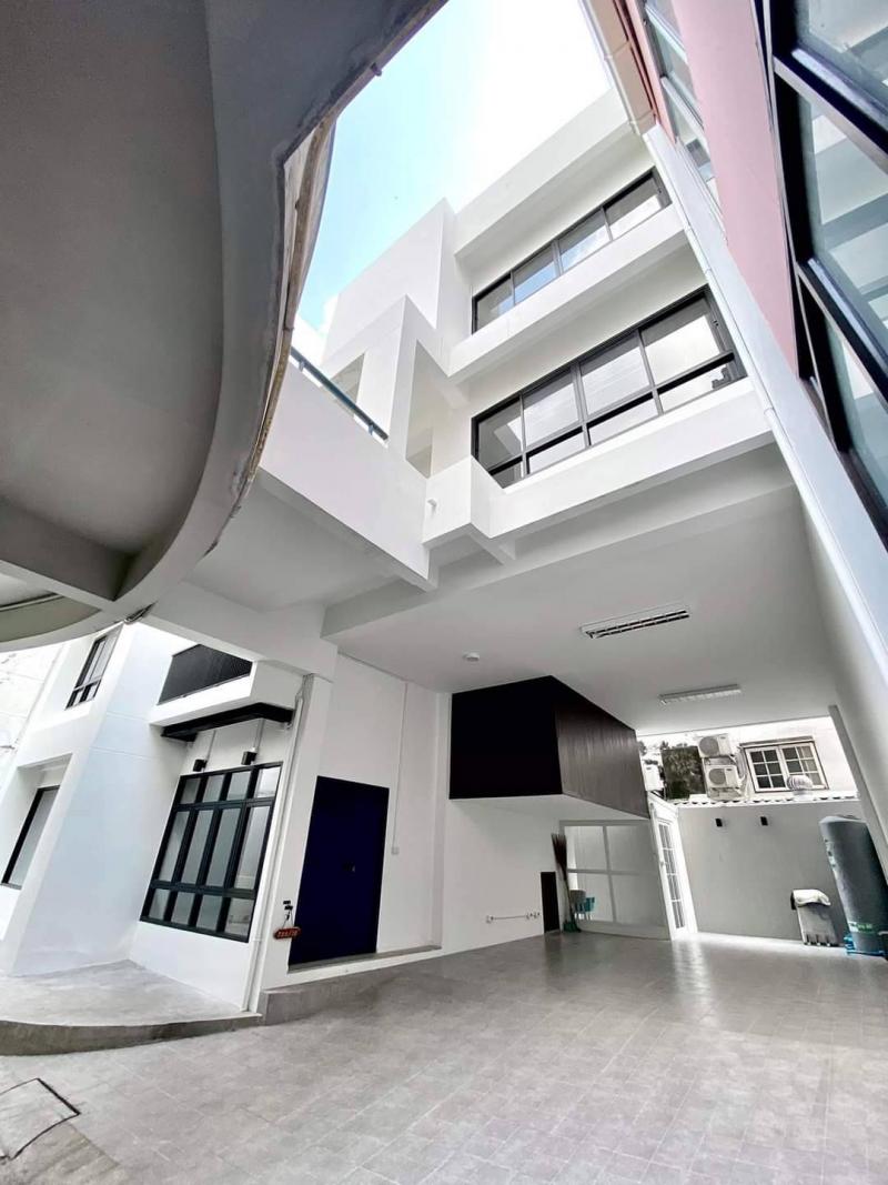 รหัสทรัพย์ R2970 ให้เช่าและขาย อาคารพาณิชย์ 3ชั้น ย่านสุขุมวิท 101 ใกล้รถไฟฟ้าสถานีปุณณวิถี