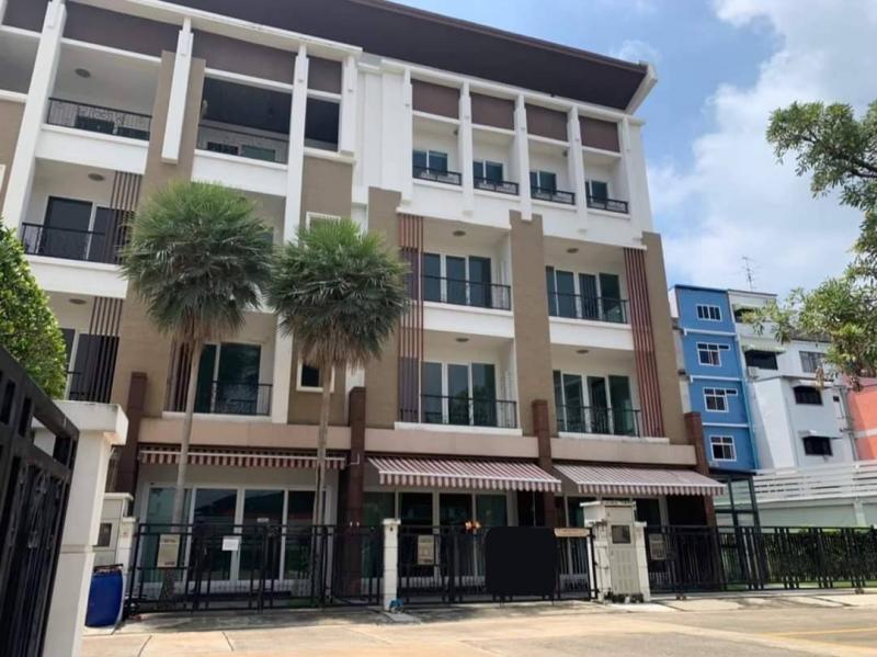 รหัสทรัพย์ R2969 ให้เช่า โฮมออฟฟิศ 4ชั้น 3คูหา ตีทะลุ หมู่บ้าน บิสทาวน์ พระราม3-สุขสวัสดิ์