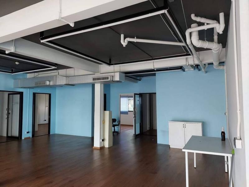 รหัสทรัพย์ R2968 ให้เช่า อาคารสำนักงาน ชั้น 3 มีลิฟท์ ใกล้ห้างโลตัสพระราม4 และรถไฟฟ้าใต้ดินศูนย์สิริกิต