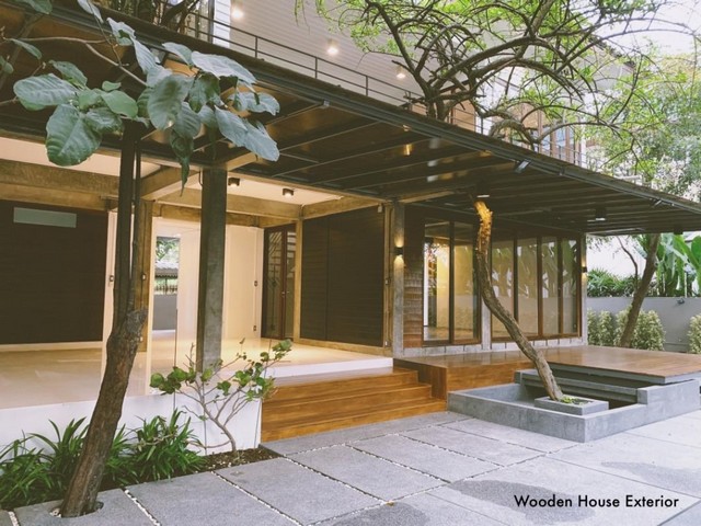 ให้เช่า อาคาร สำนักงาน ซอยเสือใหญ่ รัชดา 32 ใกล้ ศาลอาญา MRT ลาดพร้าว ขนาด 1,200 ตรม. จอดรถ 18 คันราคาเช่า 400,000 บาท/เดือน ให้เช่าระยะยาว ขั้นต่ำ 3 ปีติดต่อ คุณช่อผกา 0616198565 LINE 0616198565ให้เช่าอาคาร2 หลังในพื้นที่เดียวกัน 231 ตรว พื้นที่อาคารกว่า 1200 ตรม ซ.รัชดาภิเษก 32 ตรงข้ามศาลอาญา รีโนเวทใหม่หมด ตึกด้านหน้าเป็นตึกปูน 3 ชั้น มีบันไดขนาดใหญ่ถึงพื้นที่ชั้น 3 และมีลิฟท์ขนของถึงพื้นที่ชั้