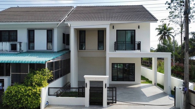 ขายบ้านใจกลางเมืองลำพูน modern luxury style  บ้านรีโนเวทใหม่ fully furnished 