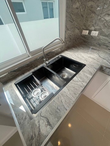 ขายบ้านหมู่บ้านสัมมากรรังสิตคลอง7( บ้านขนาด4ห้องนอน )