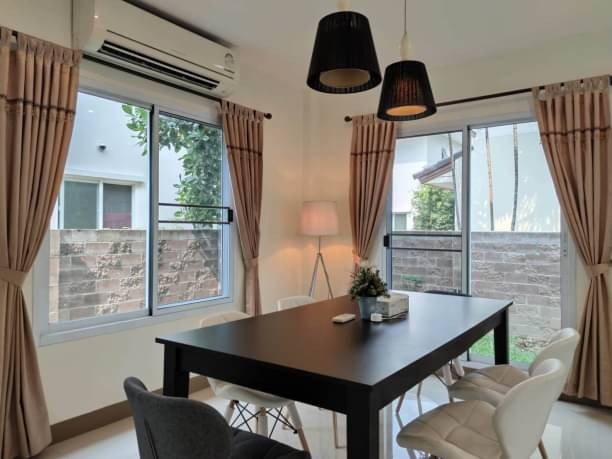 บ้านให้เช่า 22,000 บาท/เดือน บ้านเดี่ยว 2 ชั้น 68 ตรว. วรารมย์ เจริญเมือง ต้นเปา สันกำแพง เฟอร์นิเจอร์ครบ หิ้วกระเป๋าพร้อมเข้าอยู่