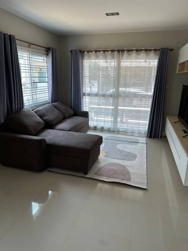 ให้เช่า 29,000 บาท/เดือน 55 ตรว. 3 นอน 3 น้ำ กาญจน์กนก 12 สารภี เฟอร์นิเจอร์ครบ พร้อมเข้าอยู่ จากโรงเรียนนานาชาติ Unity Concord 500 ม.