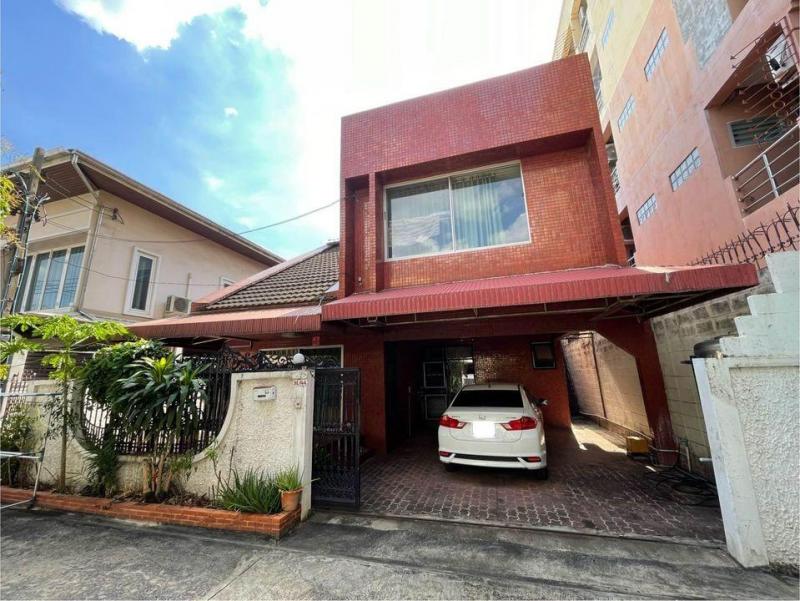 ขายบ้านเดี่ยว2ชั้น ย่านอารีสัมพันธ์ พหลโยธิน5 พระรามที่ 6 ซอย30 เนื้อที่ 50 ตารางวา จำนวน 3 ห้องนอน 2 ห้องน้ำ ใกล้ BTS อารีย์