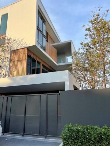 ให้เช่าบ้านเดี่ยว 3 ชั้น 72 ตรว. 3 ห้องนอน หมู่บ้าน VIVE พระราม 9 เฟอร์พร้อมอยู่ วิวสนามกอล์ฟ 