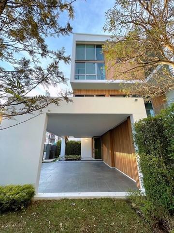 ให้เช่าบ้านเดี่ยว 3 ชั้น 72 ตรว. 3 ห้องนอน หมู่บ้าน VIVE พระราม 9 เฟอร์พร้อมอยู่ วิวสนามกอล์ฟ