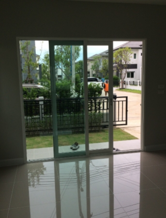 ขายบ้านเดี่ยว เซนโทร ประชาอุทิศ90 เนื้อที่ 50 ตรว มี4นอน 3 น้ำ