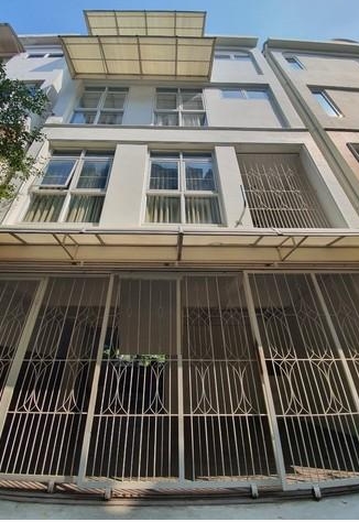 ให้เช่าทาวน์โฮม 4 ชั้น ซอยอารีย์สัมพันธ์3 ใกล้ BTS อารีย์ ทางด่วนพระราม6 