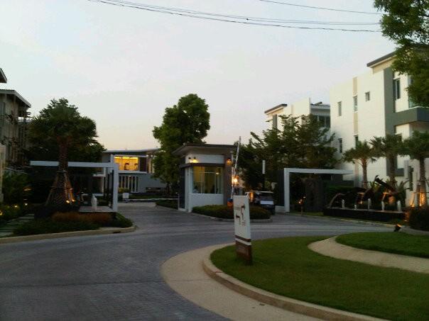 EPL-HS1062 ขายทาวน์โฮม 3 ชั้น ถนนงามวงศ์วาน โครงการทาวน์พลัสเอ็กซ์ ประชาชื่น เนื้อที่ 23.23 ตารางวา พื้นที่ใช้สอย 195 ตารางเมตร 3 ห้องนอน