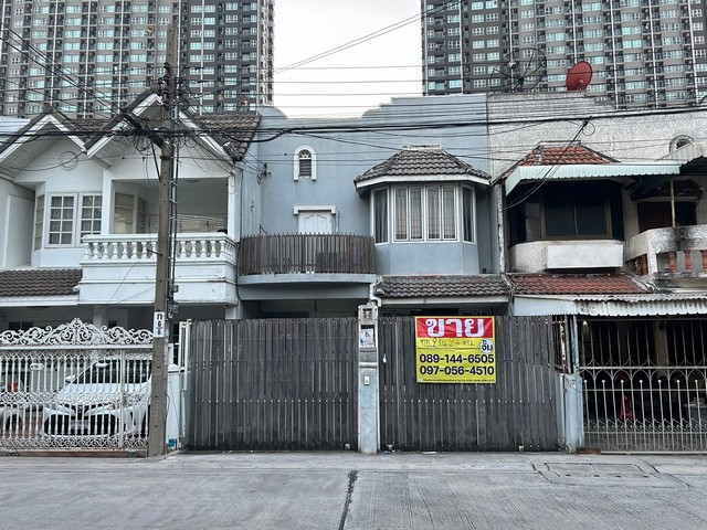 ขายทาวน์เฮาส์ 2 ชั้น เนื้อที่ 24 ตารางวา ซอยรามคำแหง24/5 หัวหมาก32     ZJ091 