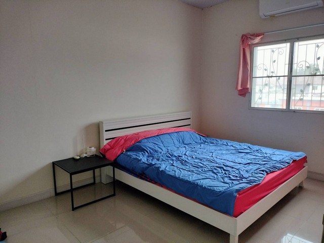 ทาวน์เฮ้าส์ โครงการ เดอะเฟิร์สโฮม วงแหวน-ลำลูกกาคลอง 3 (The First Home Wongwaen-Lamlukka Khlong 3)