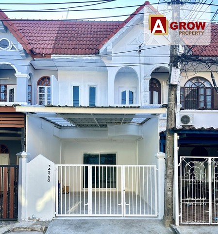 เสนาวิลล่า คู้บอน 27 แยก 42 รีโนเวทใหม่ทั้งหลัง รหัสทรัพย์ : AGT00183ทาวน์โฮมรีโนเวทใหม่ใกล้บีทีเอส 5 นาที ราคาขาย : 1,950,000 บาทรายละเอียดทรัพย์ :เนื้อที่ 16 ตารางวาจำนวน 2 ชั้น 2 นอน 2 ห้องน้ำ 1 ห้องครัว 1 จอดบ้านถูกรีโวเวทใหม่หมดทั้งหลัง เปลี่ยนกระเบื้องใหม่ทั้งหลัง ทำสีภายในภายนอกใหม่ ห้องครัว โรงจอดรถ ระบบไฟฟ้าใหม่ ฝ้าใหม่ทั้งหลัง เปลี่ยนกรอบหน้างประตุใหม่ทั้งหมดสถานที