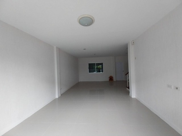 ขายทาวน์เฮ้าส์โครงการ วีมิกซ์ 2 เมือง จังหวัดสมุทรสาคร PKK03-01224