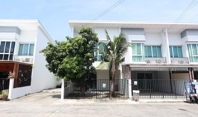 ขายทาวน์เฮ้าส์โครงการ เบล็ส วิลล์ รามอินทรา 117 คลองสามวา กรุงเทพมหานคร PKK03-00683