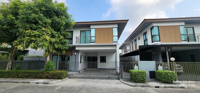 ให้เช่าบ้านเดี่ยว 3 ชั้น  โครงการ บ้านลุมพินี สวนหลวง ร.9 - เนื้อที่ 54 ตารางวา พื้นที่ใช้สอย 228 ตรม. 6 ห้องนอน 5 ห้องน้ำ ใกล้สวนหลวง ร.9 