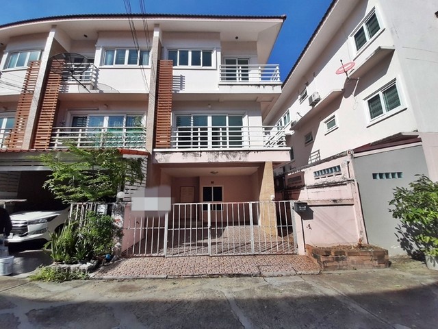 ขายทาวน์เฮ้าส์  โครงการบ้านโฮมอินทาวน์  กรุงเทพมหานคร  (PAP-2-0442)