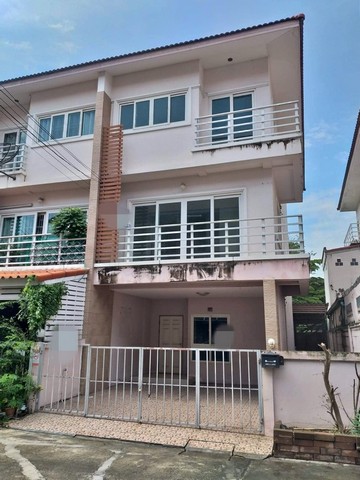 ขายทาวน์เฮ้าส์  โครงการบ้านโฮมอินทาวน์  กรุงเทพมหานคร  (PAP-2-0442)