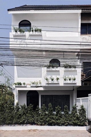 ให้เช่าโฮมออฟฟิศ 3.5 ชั้น 265 ตร.ม. ย่านลาดพร้าว รัชดา 36 ลาดพร้าววังหิน จอดรถได้ 8 คัน ใกล้ MRT ลาดพร้าว