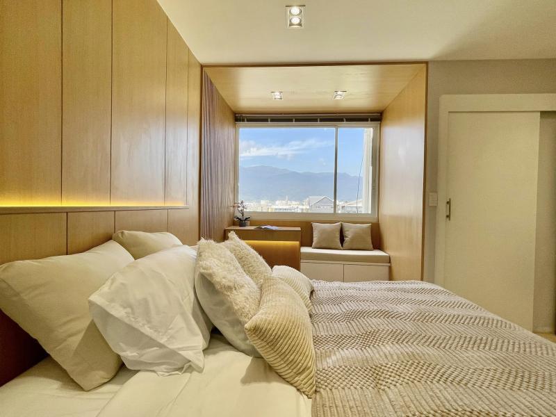 ขายคอนโดศรีธนา 1 ห้องนอน วิวดอยสุเทพ ใกล้ย่านนิมมานเหมินท์ ใกล้มหาวิทยาลัยเชียงใหม่ สามารถให้เช่ารายวันผ่าน Airbnb ได้ขายคอนโดศรีธนา 1 ห้องนอน วิวดอยสุเทพ ใกล้ย่านนิมมานเหมินท์ ใกล้มหาวิทยาลัยเชียงใหม่ สามารถให้เช่ารายวันผ่าน Airbnb ได้ราคา: 1,690,000 บาท ขนาด: 26.2 ตร.ม. ชั้น 9 วิวดอยสุเทพประเภท: กั้นห้อง 1 ห้องนอน 1 ห้องน้ำ 1 ห้องรับแขก แยกโซนครัวเฟอร์นิเจอร์และเครื่องใช้ไฟ