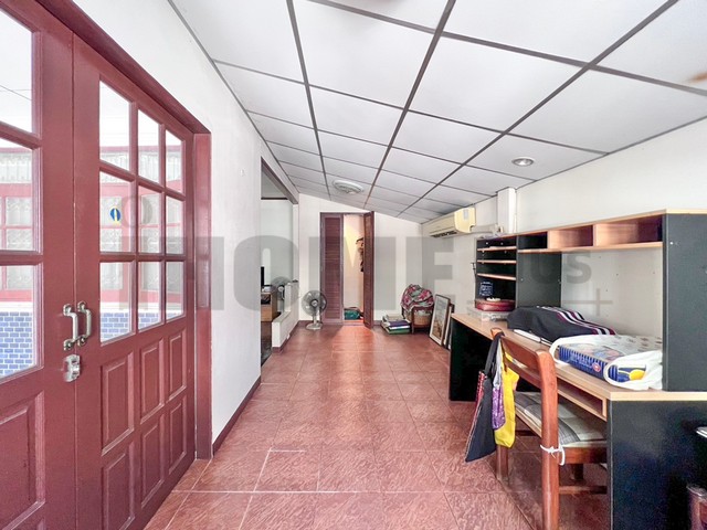 บ้านเดี่ยว โชคชัย4 ซอย55 เนื้อที่ 63 ตรว.โชคชัย 4 ซอย 55 แขวงลาดพร้าว เขตลาดพร้าว กทม.