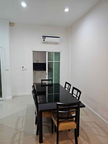 ให้เช่าทาวโฮม 3 ชั้น  เดอะเมโทรพระรามเก้า ย่านพระราม9 มอเตอร์เวย์ใกล้มหาวิทยาลัยสแตมป์ฟอร์ต