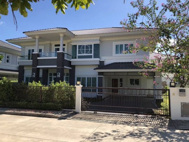   รายละเอียดเพิ่มเติม Code ID :  PSC00179  ราคาขาย 9,300,000  บาท- ขนาดพื้นที่ :  99.70 ตร.ว.- พื้นที่ใช้สอย :   318.00 ตร.ม.- จำนวนห้อง :  4 ห้องนอน 5 ห้องน้ำ  - ที่จอดรถ :  2 คัน พิกัดทรัพย์ :  https://maps.app.goo.gl/BhACBxUCaBu3h2LH6    สถานที่ใกล้เคียง- ใกล้  หาดแสงจันทร์- ใกล้  เซ็นทรัล ระยอง- ใกล้  บิ๊กซี ซูเปอร์เซ็นเตอร์ ระยอง- ใกล้  แม็คโคร ระยองสอบถามเพิ่มเติม/นัดชมโทร. 097-419-5982(พลอย)โทร. 096-932-4624(ออมสิน)Line : @panaya (มี@ด้านหน้า)ปรึกษาสินเชื่อฟรี On