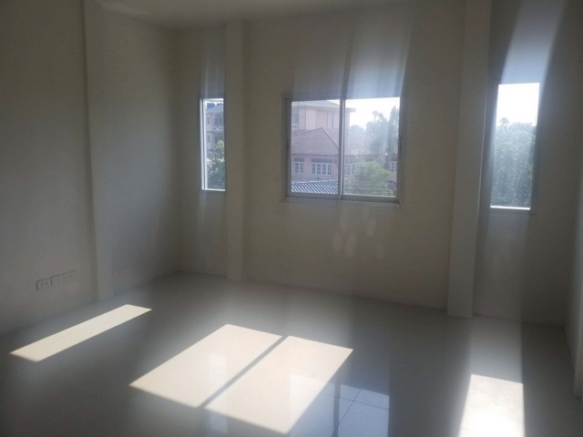 ขายอาคารพาณิชย์ วราสิริ 1 อ.ศรีราชา จ.ชลบุรี PSC00163