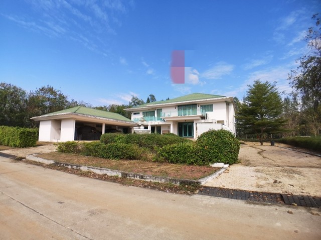 รายละเอียดเพิ่มเติมCode ID :    PAP-ZC_059ราคาขาย     25,061,300 บาท- ขนาดพื้นที่ : 607 ตร.ว (1 ไร่ / 2 งาน / 7 ตร.ว)- พื้นที่ใช้สอย :   972 ตรม- จำนวนห้อง : - ห้องนอน - ห้องน้ำ- ที่จอดรถ :  2-3 คัน- บ้านพร้อมที่ดิน  :   2 ชั้น- บ้านพร้อมที่ดิน หันทางทิศ : -พิกัดทรัพย์ :   https://maps.app.goo.gl/FtZ8KJcTP1BXhm8h8สถานที่ใกล้เคียง- ใกล้แม็คโคร เลียบคลองสอง (ซาฟารีเวิลด์)- ใกล้บิ๊กซี ฟู้ดเพลส สาขา หทัยราษฎร์- ใกล้ซีเจ ซูเปอร์มาร์เก็ต สาขาตลาดซอยเจ�