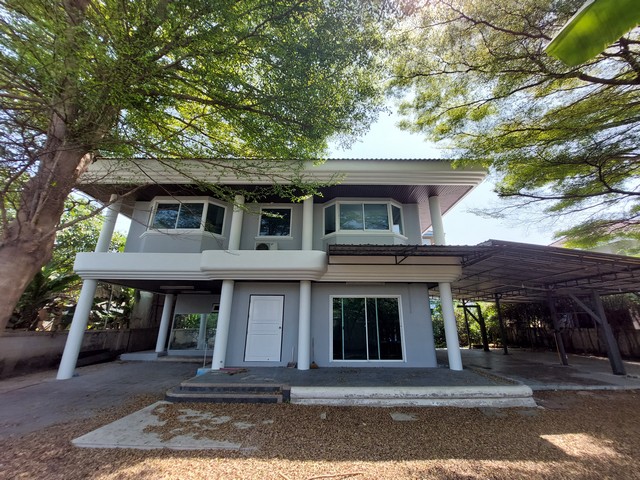 ให้เช่า บ้านเดี่ยว2ชั้นรีโนเวท ใหม่ทั้งหลัง150ตรว. อยู่ถ.พัฒนาการ69ใกล้ซีคอนสแควร์