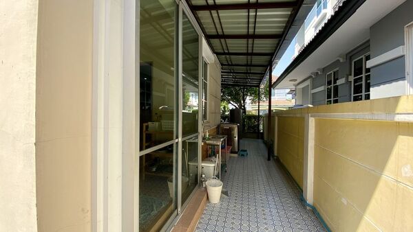 ขายบ้านเดี่ยว The City 1 ปิ่นเกล้า พระราม 5 บ้านสวยหลังมุม 3 ห้องนอน มีชั้นลอยเสริมเป็นห้องนอนที่ 4 ได้เลย