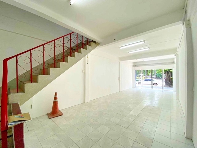 สะพาน99  ให้เช่า อาคารพาณิชย์ 3 ชั้น 22ตรว. MRT บางซ่อน 160ตรม.​ รีโนเวทใหม่ 2นอน 2น้ำ 1จอดรถ ติดถนนใหญ่ ตลาดบางซ่อน