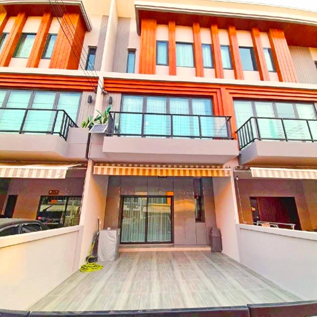 สุขุมวิท77 เฟอร์หรู ให้เช่าทาวน์โฮม 3 ชั้น อ่อนนุช70-88  พัฒนาการ 89-99 26ตรว. 222ตรม. 4นอน 4น้ำ 2จอดรถ 6แอร์  ซีคอนสแควร์ ศรีนครินทร์