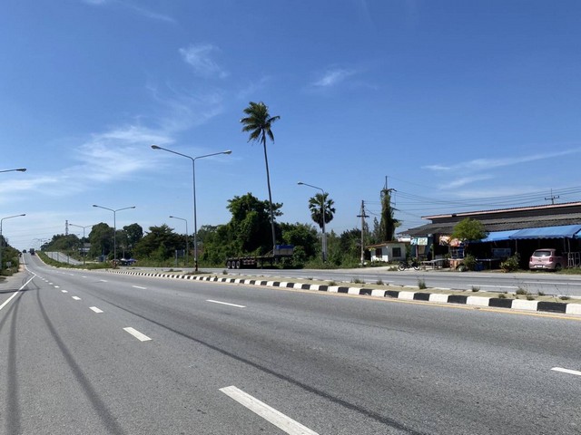 ขายถูก ที่ดินสวย ทำเลดีมาก พื้นคอนกรีตสูงกว่าถนน ต.สำนักท้อน อ.บ้านฉาง จ.ระยอง