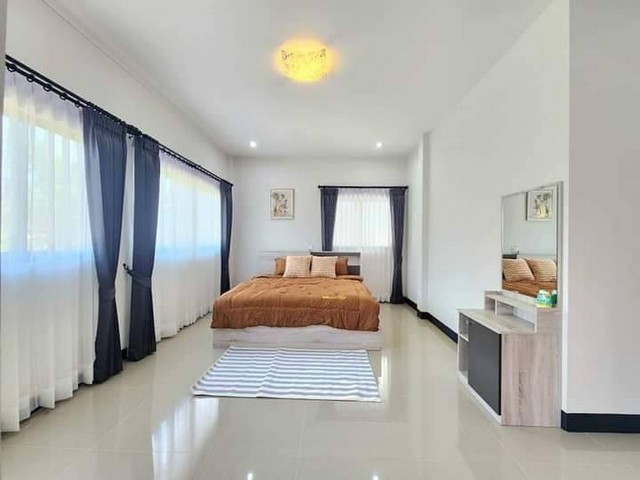 บ้านให้เช่าทั้งระยะยาวและระยะสั้น ใกล้โรงเรียนนานาชาติลานนา กาดฝรั่ง บ้านใหม่ เฟอร์นิเจอร์ใหม่ให้ทั้งหมด