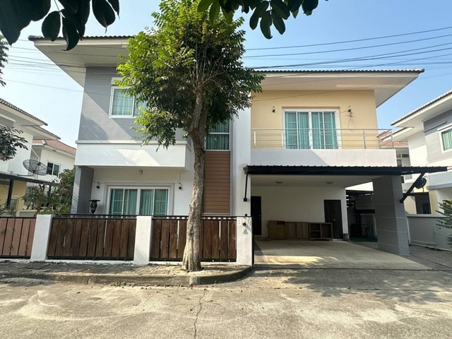 บ้านพร้อมเฟอร์ให้เช่าพร้อมเข้าอยู่ ในโครงการ Lanna Hertage ใกล้ตลาดเจริญเจริญ และโรงเรียนนานาชาติ Unity Concord และ ABS School