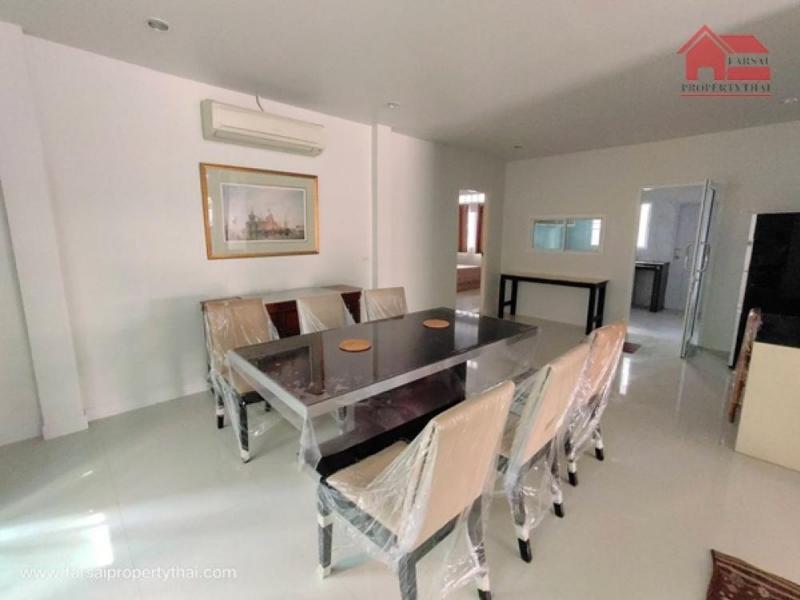 ให้เช่าบ้านเดี่ยว 2 ชั้น เนื้อที่ 80ตร.ว พื้นที่ใช้สอย 220ตร.ม 6ห้องนอน 4ห้องน้ำ เฟอร์ครบ ถนนกรุงเทพ-กรีฑา-พระราม 9  ราคาเช่า 40,000 บ/ดรายละเอียด  ให้เช่าบ้านเดี่ยว 2 ชั้น เนื้อที่ 80 ตารางวา พื้นที่ใช้สอย 220 ตารางเมตร 6 ห้องนอน 4 ห้องน้ำ แอร์ เฟอร์ครบ 2 ห้องครัว 2 ห้องรับแขก 1 ห้องแม่บ้าน ที่จอดรถ 3 คัน บ้าน 2 ชั้น ห้องแม่บ้าน และห้องน้ำแม่บ้าน ห้องครัว และส่วนทานอาหาร ห้องซักล้าง (