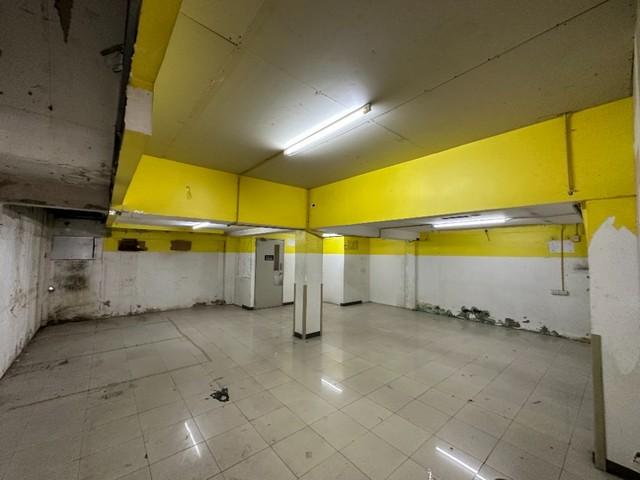 ให้เช่าอาคารพาณิชย์ 2 คูหา 4 ชั้น ใกล้ The Mall บางกะปิ