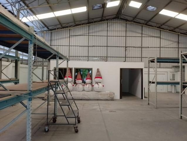 ให้เช่าโกดัง 494.20 ตร.ม. ย่านรัชดา สุทธิสาร ใก้ลMRTรัชดา MRTสุทธิสารราคาเช่า 150,000 บาท ( สัญญาขั้นต่ำ 3 ปี ประกัน 3 เดือน ล่วงหน้า 1 เดือน) (ค่าเช่า 304/ตารางเมตร/เดือน )ที่ตั้ง ถนนรัชดาภิเษก ซอยรุ่งเรือง แขวงสามเสนนอก เขตห้วยขวาง กรุงเทพมหานคร 10310ติดต่อ : คุณภัสพงณ์ 063-409-8164 , 081-398-7741Line : deedaa23พื้นที่ใช้สอย 494.20 ตารางเมตร จำนวน 1 ชั้น 1ห้องสำนักงาน 2 ห้องน้ำ จอดรถหน้าโกดังได้- ชั้น1 24 เมตร *14.8 เมตร = 355.2