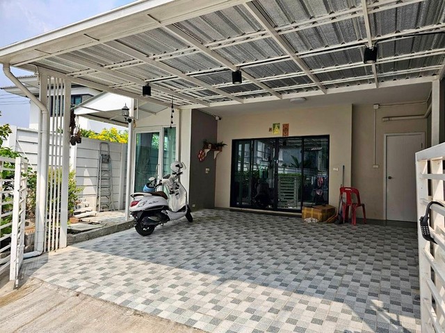 RTJ1625ให้เช่าทาวโฮมหลังมุม 2 ชั้น ย่านประเวศ เฉลิมพระเกียรติ The Connect Up 3 เฉลิมพระเกียรติร.9 ซอย 67 เนื้อที่  29 ตารางวา หน้ากว้าง 5.5 เมตร ลึก 12 เมตร รวมที่จอดรถ3 ห้องนอน · 3 ห้องน้ำสนใจติดต่อคุณเจี๊ยบ092-851-6969Line:keti2522  ราคาเช่า 20,000 บาท/ เดือน มัดจำ 2 เดือน,ล่วงหน้า 1 เดือน สัญญาขั้นต่ำ 1 ปี  หรือ ขาย 4.9 ล้าน บาท- 3 ห้องนอน 1 ห้องอเนกประสงค์- 3 ห้องน้ำ มีเครื่องทำน้ำอุ่นทุกห้อง- 1 ห้องนั่งเล่น- มีเครื่