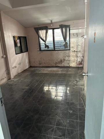 ให้เช่าบ้านเดี่ยว3ชั้นหลังมุมย่านโชคชัย4หมู่บ้าน ต.รวมโชค เช่าระยะยาวได้ ให้รีโนเวทได้