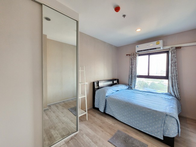 ให้เช่า Plum Condo Central Station ติดเซ็นทรัลเวสเกตที่ตั้ง: ติดเซ็นทรัลเวสต์เกต ริมถนนรัตนาธิเบศร์ ใกล้ MRT ตลาดบางใหญ่ MRT สามแยกบางใหญ่  ขนาด 26 ตรม.  1 ห้องนอน 1 ห้องน้ำ ขั้น 8 สนใจชมทรัพย์ /สอบถามCALL : 061 565 9566LINE : @differthailand (ซื้อ,เช่า)LINE : @differestate (ฝากขาย ,ฝากเช่า)Differestate.com----------------DIFFER ESTATE CO.,LTD.เป็นบริษัทจดทะเบียนถูกต้องตามกฎหมายให้บริการรับฝากขาย เช่า ซื้อ อสังหาริมทรัพย์ ทุกชนิด>คอนโดใหม่ที่ใกล้ central westgate ที่ส