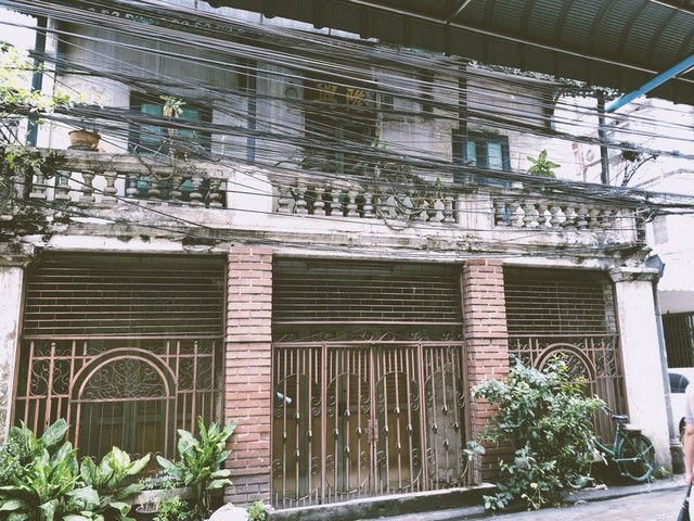 RHT1471ให้เช่าบ้านเดี่ยว บ้านจีนโบราณอายุมากกว่า 200 ปี เนื้อที่ 86 ตร.ว.พื้นที่ใช้สอย 600 ตร.ม. เหมะทำธุรกิจเปิดคาเฟ่และร้านอาหารได้ ย่านเจริญกรุง สัมพันธวงศ์ ใกล้เยาวราชเนื้อที่ 86 ตร.ว. 5 ห้องนอน · 5 ห้องน้ำราคาเช่า 350,000/เดือน ซอย เจริญกรุง แขวงตลาดน้อย เขตสัมพันธวงศ์ กรุงเทพมหานคร 10100ปล่อยเช่าบ้านจีนโบราณอายุมากกว่า 200 ปี ย่านตลาดน้อย ตรงข้ามกรมเจ้าท่า ใกล้เยาวราช รถยนต