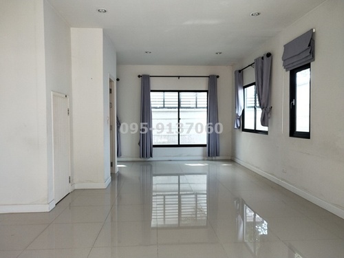 LIST.5204  ขาย ทาวน์โฮม สตอรี่ส์ อ่อนนุช-วงแหวน ซอย กาญจนาภิเษก 39 แขวงดอกไม้ เขต ประเวศ กรุงเทพมหานคร 10250รายละเอียดเพิ่มเติม-ทาวน์เฮาส์ 2 ชั้น ห้องมุม ขนาด 29.4 ตรว. พื้นที่ 118 ตรม.-บ้านเลขที่ 8/56-ประกอบด้วย 3 นอน 2 น้ำ สภาพใหม่ ต่อเติมโรงรถ– สภาพใหม่ กู้ได้ 100%***เสนอราคามาได้เลยค่ะ ***สิ่งอำนวยความสะดวก– สวนสาธารณะ– คลับเฮ้าส์– สระว่ายน้ำ– ฟิตเนส– รปภ. และ CCTVสถานที่ใกล้เคียง-ตลาดเจ