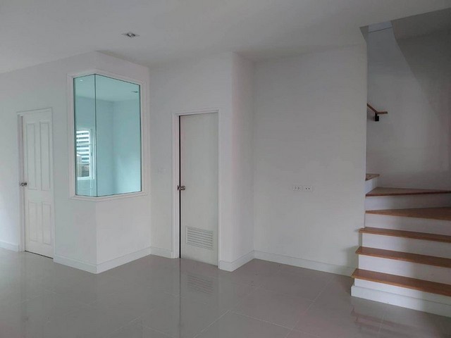 ให้เช่าบ้านสภาพใหม่ สไตล์อิตาลี  Golden Neo2 Rama2 บ้านเปล่า ไม่มีเแอร์