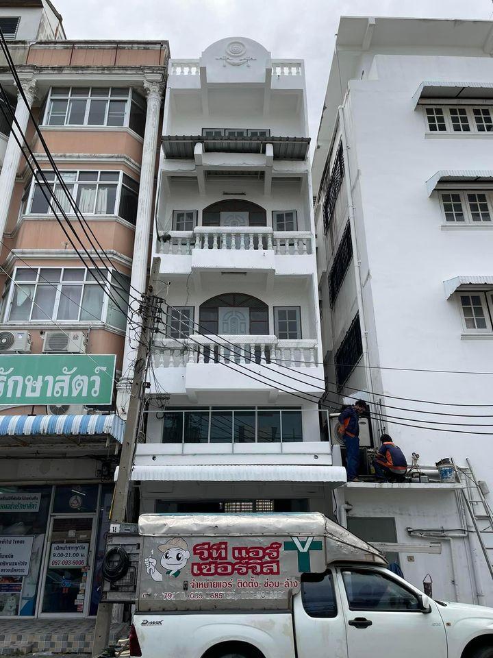 ให้เช่า อาคารพาณิชย์ 4ชั้นครึ่ง + ดาดฟ้า ทำใหม่ทั้งตึก พร้อมเข้าอยู่