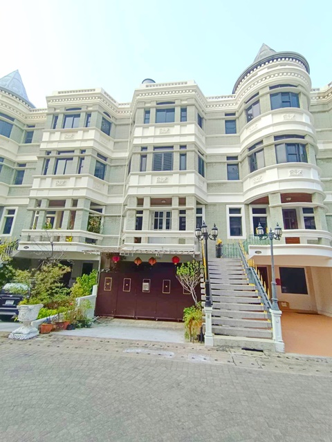 เฟอร์ครบ เพชรบุรี ท่าเรือ มศว.สไตล์ญี่ปุ่น เทอร์มินัล สุขุมวิท 21 ให้เช่าคฤหาสน์หรู 4 ชั้น สวยมาก 34ตรว. 355ตรม. 89,999B-M 3-4นอน 5น้ำ 2จอดรถ 5แอร์  MRT สุขุมวิท Japanese style Terminal Sukumvit 21 for rent luxury mansion 4 floors very beautiful 34sq.wa. 355sq.m. 89,999B-M 3-4bed 5bath 2parking 5A/C MRT Sukhumvit Fully furnished. SWU Portเข้าได้ 2 ซอย ทาง มศว.  มหาวิทยาลัยศรีนครินทรวิโรฒซ.สุขุมวิท 21-31 ถ.สุขุมวิท แขวงคลองเตยเหนือ เขตวัฒนา กรุงเทพมหานคร 1011034ตรว.                       34sq.wa.355ตรม.                       355sq.m.VDOhttps://youtube.com/shorts/ia